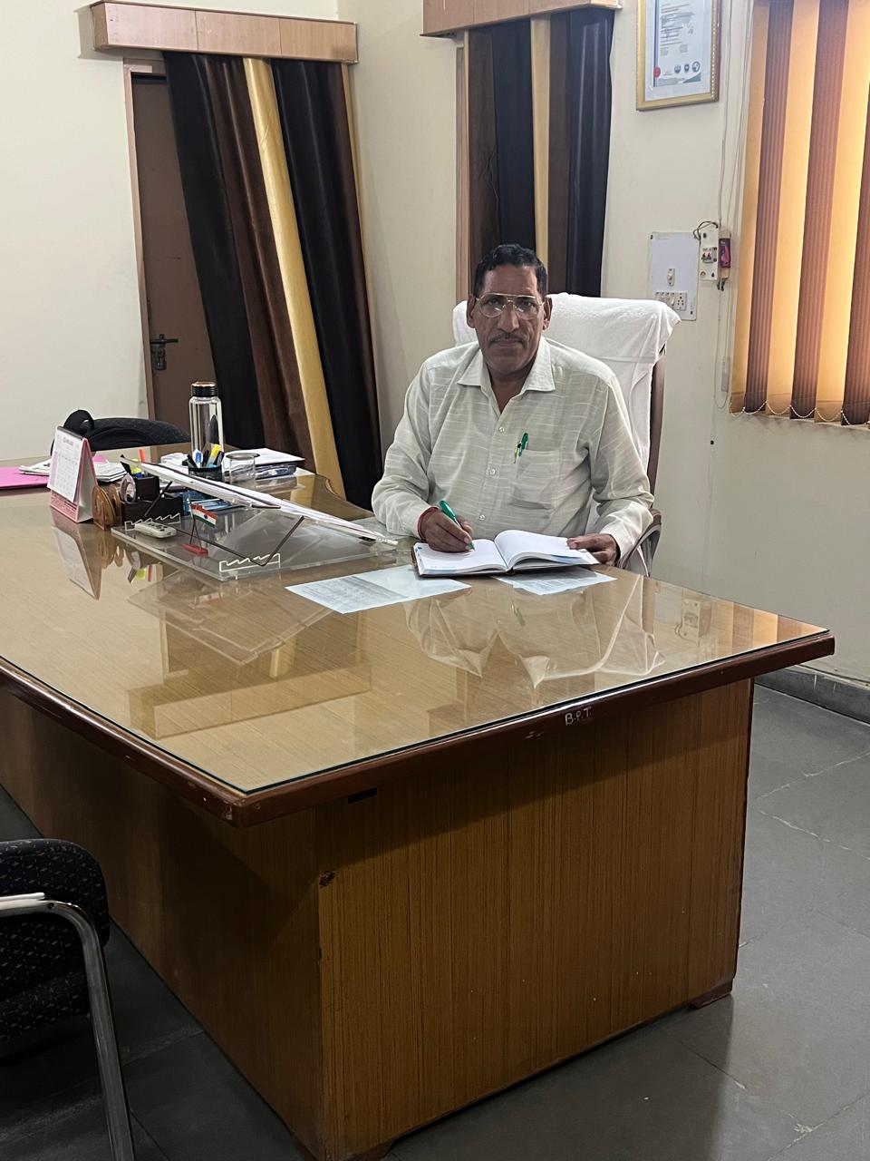 Dr._Roshan_Lal
